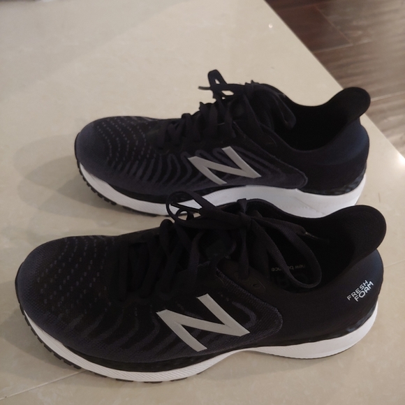 New Balance Women's W860B11 - Picture 7 of 11